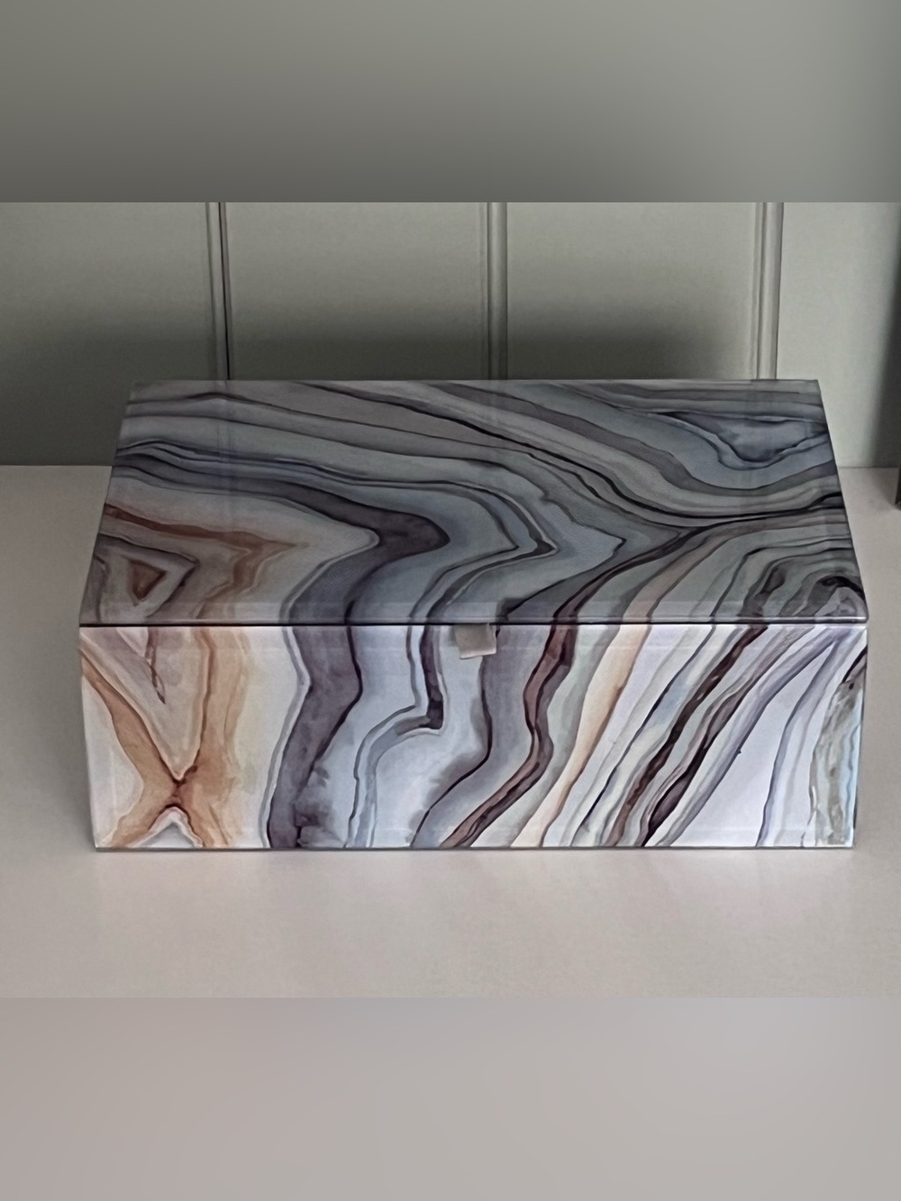 Tahari Home Faux Agate / Geode Glass Keepsake Box – Decorative Storage
